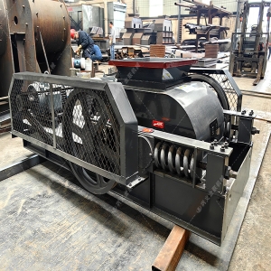 2PGC0404小型雙齒輥破碎機(jī)發(fā)貨圖片_發(fā)往山西陽泉_破碎煤炭