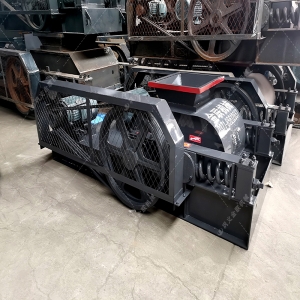 2PG610X400對輥破碎機發貨圖片_發往福建龍巖_鵝卵石制沙