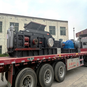 1500x800大型液壓對輥破碎制砂機發貨圖片