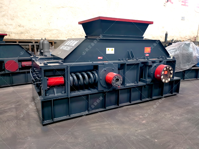 處理玄武巖、鵝卵石成沙的小型對輥制砂機產量多大? 處理玄武巖、鵝卵石成沙的小型對輥制砂機產量多大?