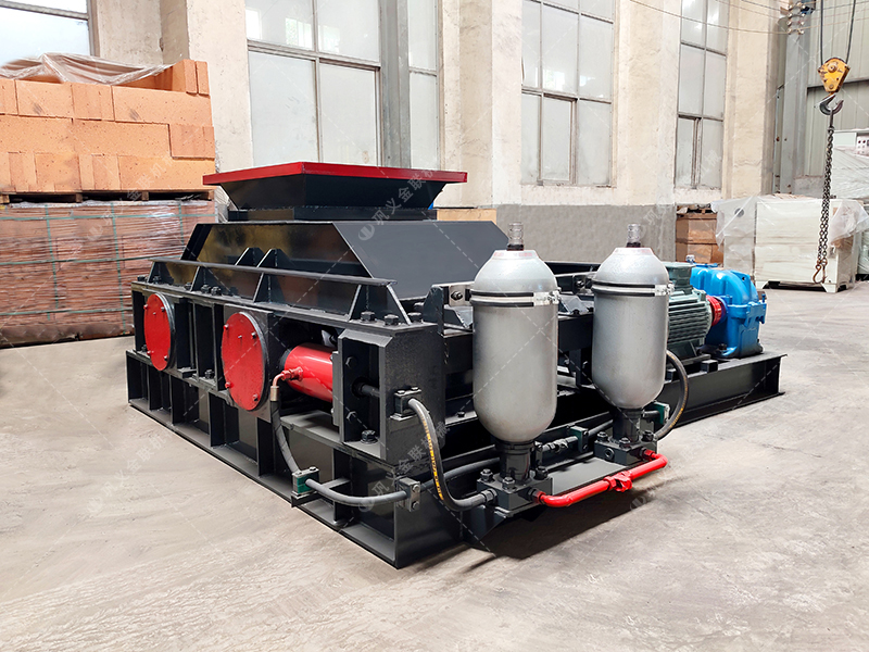 中型制砂機(jī)-液壓對(duì)輥制砂機(jī)設(shè)備發(fā)貨圖片