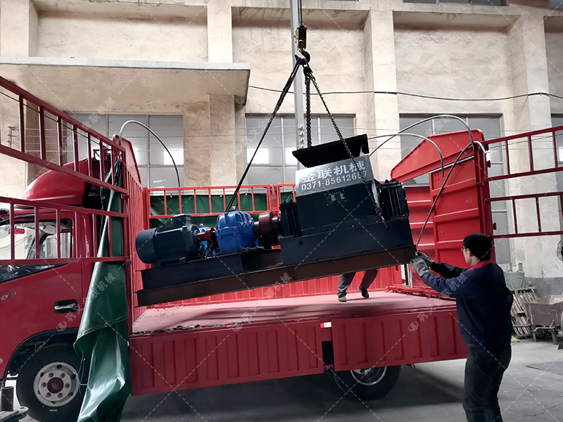 2PG800x600對輥破碎機(jī)發(fā)貨圖片_發(fā)往廣東連州_破碎石英石