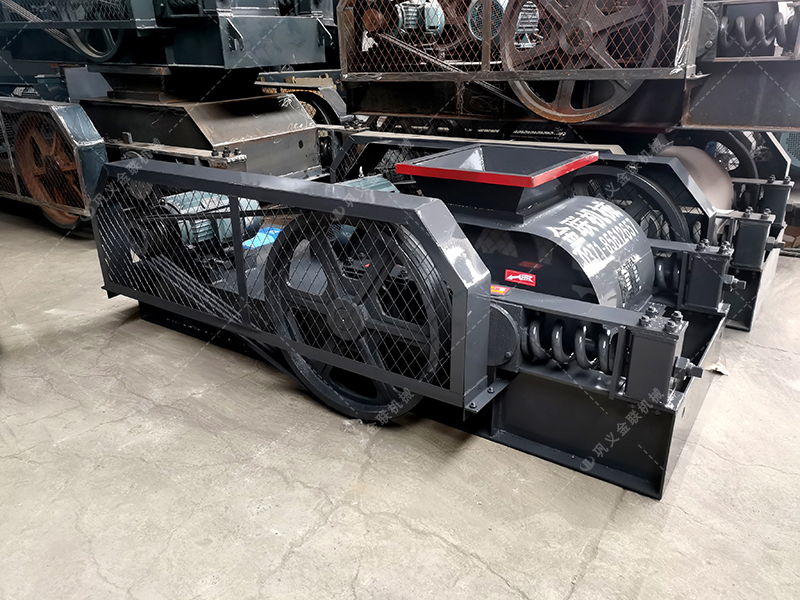 2PG610X400對輥破碎機發貨圖片_發往福建龍巖_鵝卵石制沙