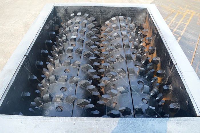 強力雙齒輥破碎機-大型狼牙輥破碎機-分級齒輥式破碎機結構特點 強力雙齒輥破碎機-大型狼牙輥破碎機-分級齒輥式破碎機結構特點