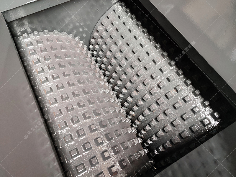 石膏破碎用什么設備？雙齒輥破碎機廠家哪家好？