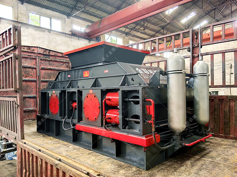 液壓對輥制砂機破碎一噸瓜米石，能出多少砂子？