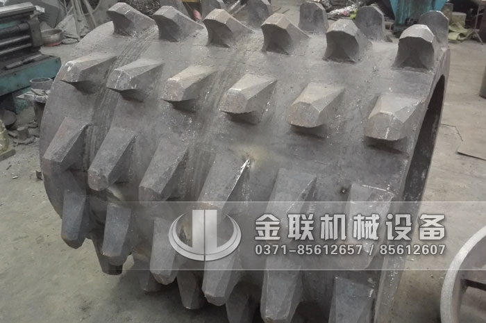 雙齒輥破碎機(jī)大狼牙齒(加粗,加大,耐磨)