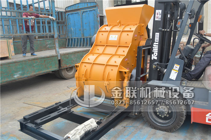 為什么雙級粉碎機的錘頭磨損嚴重